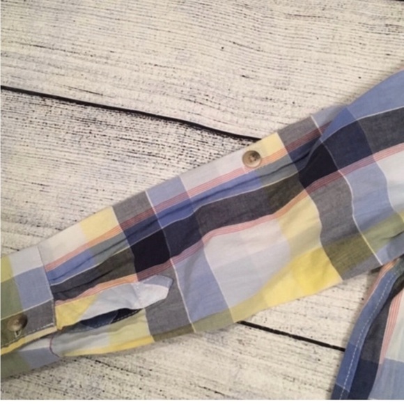 Old Navy button down size 4T boys - Picture 5 of 5